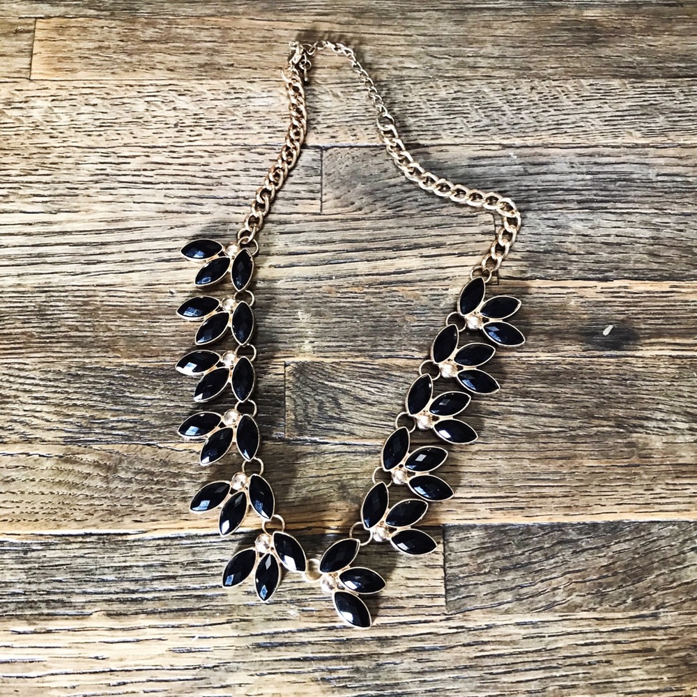 🛍✨5 for $25 - Black and gold necklace